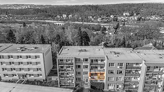 Byt je po rekonstrukci a nachází se ve druhém nadzemním podlaží.