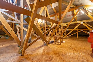 Úložný prostor na půdě