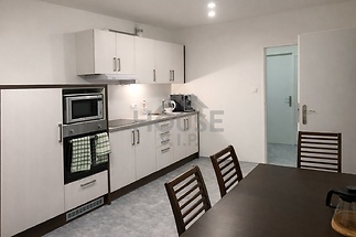 64057C39-111D-4792-B979-0BCBB25DBB51