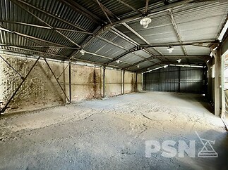 Uzavřený komerční areál k pronájmu