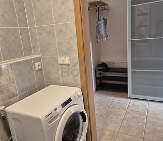 78b2a3f8-09cf-46b4-b1e5-db10fae12e3b