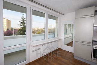 B85267C4-BAC9-4351-8756-0D6741A45C2C