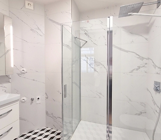 bathrooma.jpg