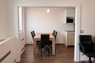 3B3244DA-8420-442F-B7DA-EAF76D3B971E