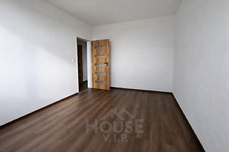 A3F9E06A-C178-4E77-B275-3C6E53AC3AAE