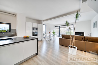 pohled od schodiště