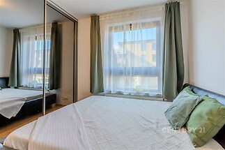 Ložnice s vestavěnými skříněmi