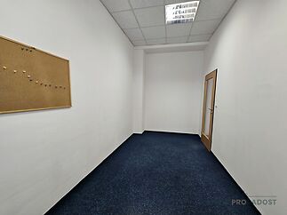 kancelar-prizemi-130-m2-9.jpg
