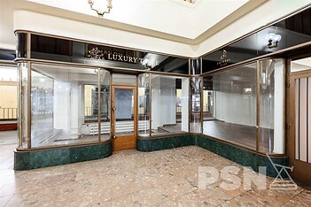 Obchodní prostory v pasáži v domě U Nováků