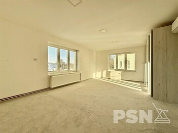 Pronájem nebytového prostoru 93,7 m2