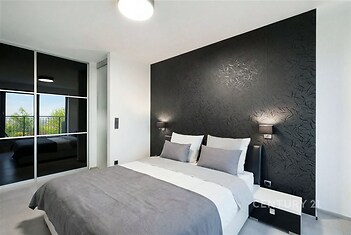 Ložnice se šatní skříní