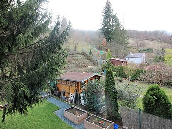 zahrada s plot, zahrada, venkovský pohled, a trávník