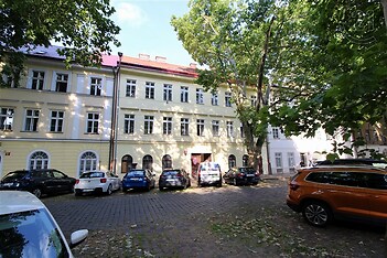 Dům