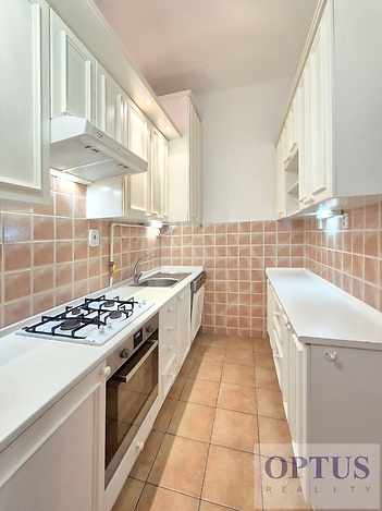 kitchenb.jpg