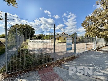 Uzavřený komerční areál k pronájmu