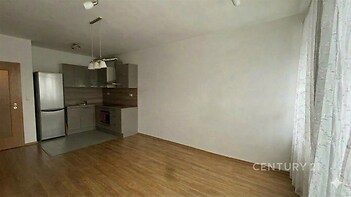 obývací pokoj bez zařízení