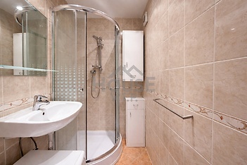 DE82A115-66E8-4C0B-BE9A-BDDB4F58AEBF