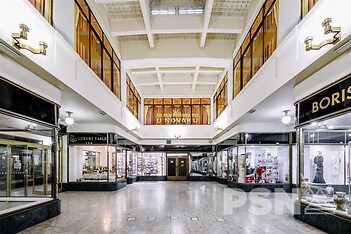 Obchodní prostory v pasáži v domě U Nováků