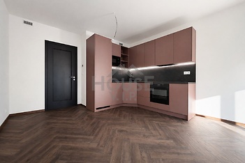 549BA4EA-CA48-4EB8-947F-DDF5F742E921