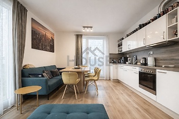 8C34CF7B-18A2-40BF-8CE5-A56D2D90557E