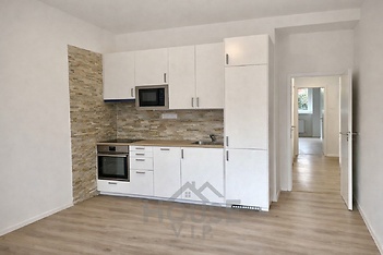 19B6406E-AA32-4F22-8C21-5055B59A64E7