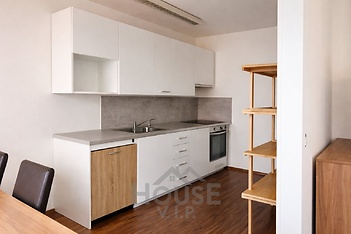 7D86EE56-0F66-4475-B8FB-84FEBB0247E9