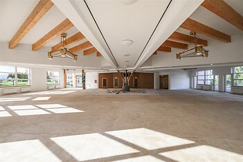 Rozsáhlý nebytový prostor se zázemím, zahradou a terasou v klidné části Chodova