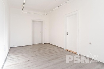 Kanceláře nedaleko centra a vlakového nádraží