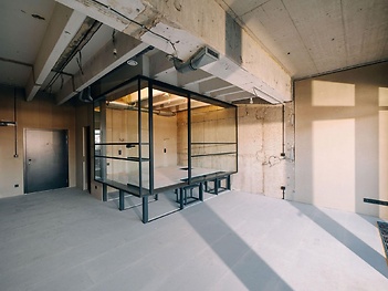 Komerční prostory s terasou o celkové ploše 95,8 m² ve 3