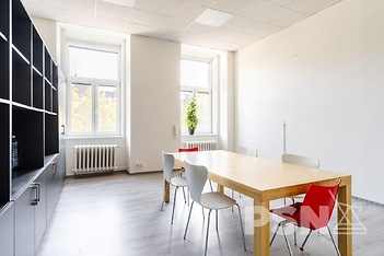 Kanceláře nedaleko centra a vlakového nádraží