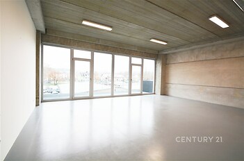 Kancelář 53 m2 okno