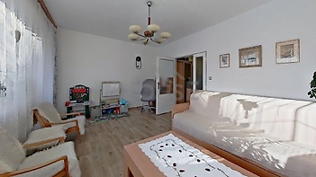 xh9vaspo1CC-Living_Room