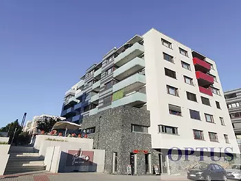 houseb.jpg