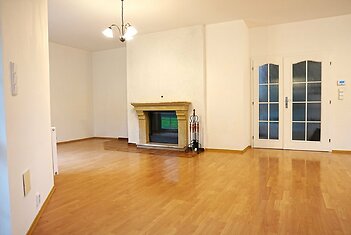 livingroom (20).JPG