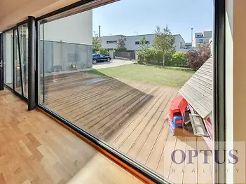 living-roomd-garden-view.jpg