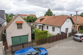 Dům s garáží