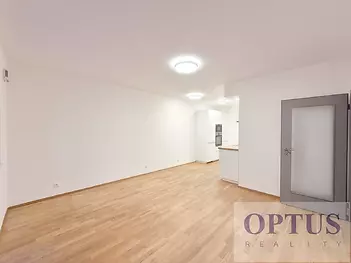 207-living-roomb.jpg