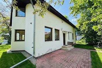 Dům