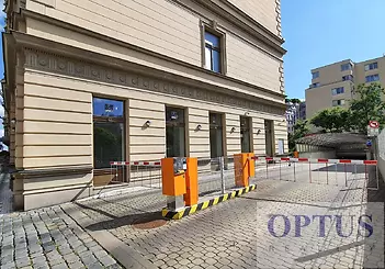 house-complex-gate.jpg