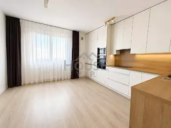 904BEFA0-4216-41AB-B276-E0258FC21893